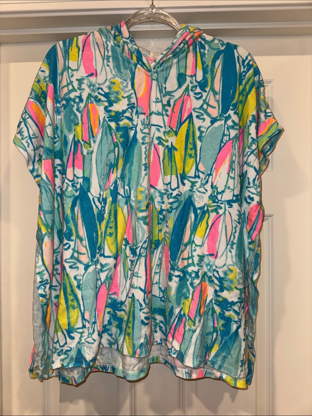 Girls Lilly Pulitzer Terry sailboat swim cover up cape with hood xl (12-14)